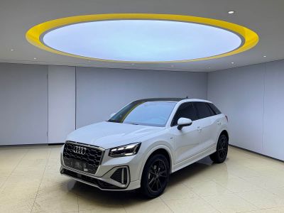 Audi Q2L, 2023 г., белый, 39 700 км Audi 奥迪Q2L, 2023 г., белый, 47 000 км