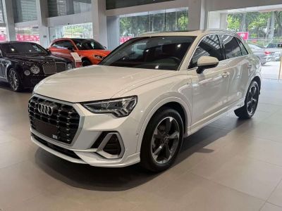 Audi Q3, 2023 г., белый, 21 000 км Audi 奥迪Q3, 2023 г., белый, 22 000 км