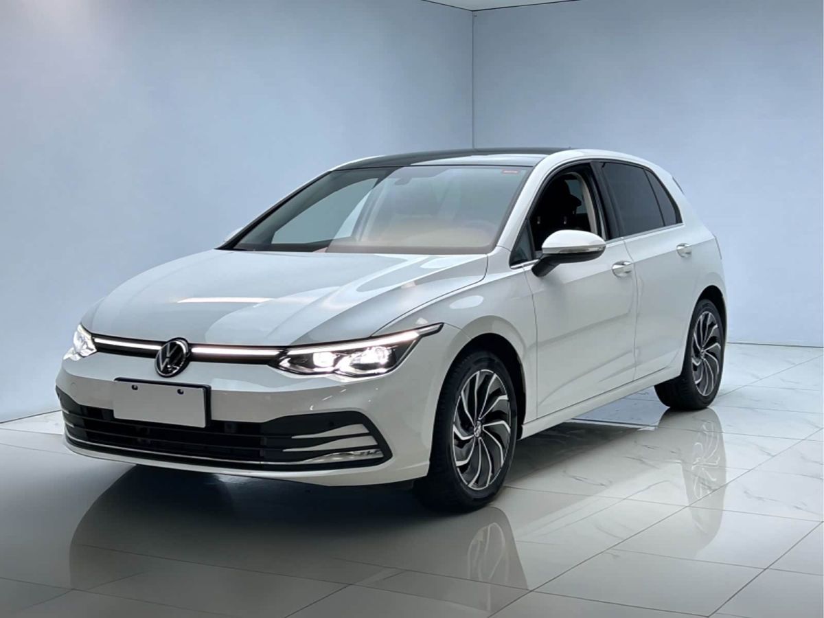 Volkswagen Golf, 2022 г., белый, 23 000 км Volkswagen Golf 2021 280TSI DSG 30 юбилейная версия