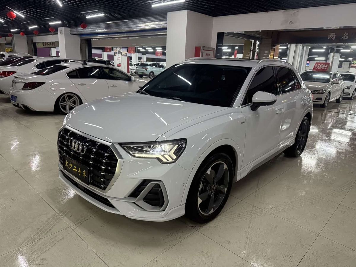 Audi 奥迪Q3, 2023 г., белый, 28 000 км