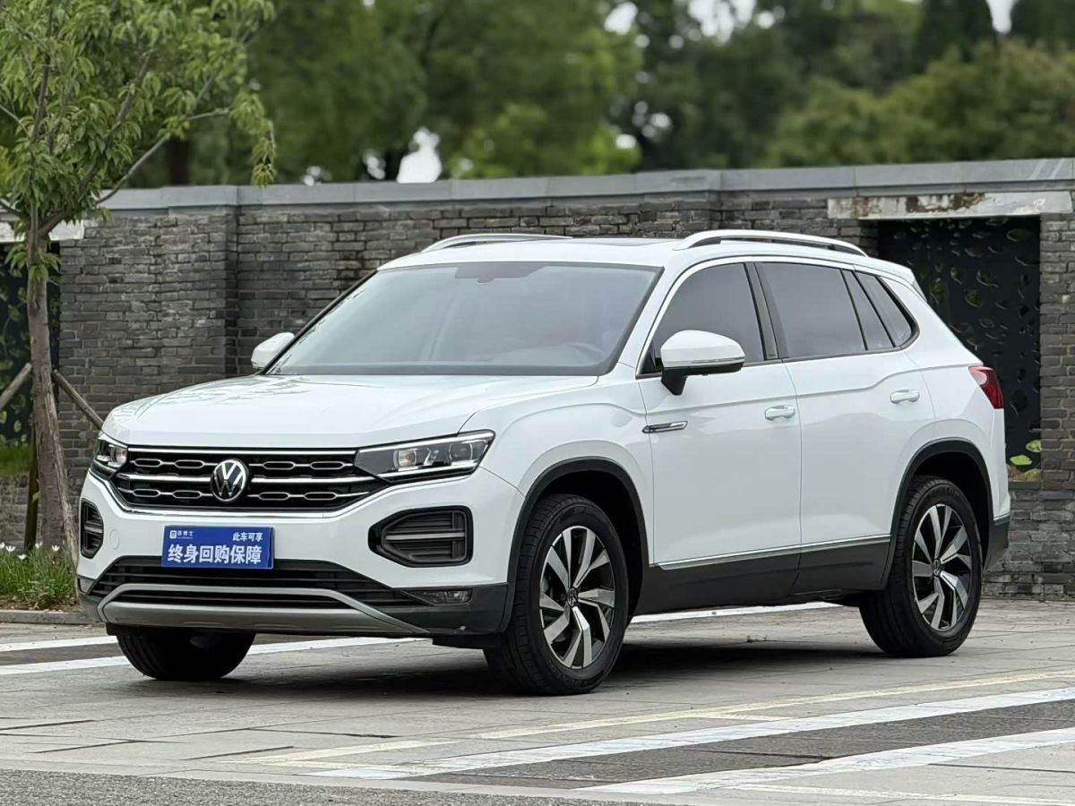 Volkswagen Tayron 2021 330TSI одна ведущая ось ограниченная серия к 3-летию