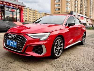 Audi A3, 2022 г., красный / фиолетовый, 49 000 км Audi A3, 2022 г., красный / фиолетовый, 49 000 км