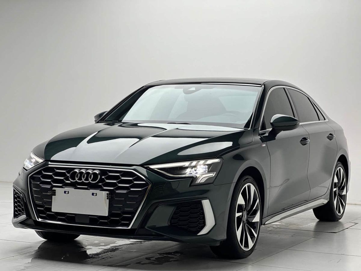 Audi A3, 2023 г., зелёный, 45 000 км