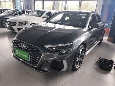 Audi A3, 2023 г., серебристый / серый, 25 900 км Audi A3, 2023 г., серебристый / серый, 32 800 км