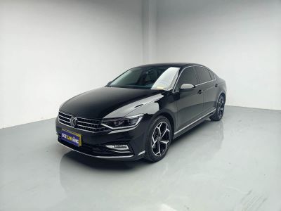 Volkswagen Magotan, 2025 г., серебристый / серый, 26 000 км Volkswagen Magotan 2025 обновлённая версия исполнение «Чжунсян» 330TSI DSG Люкс