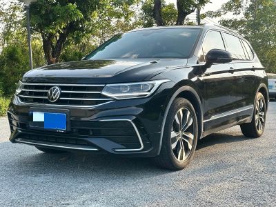 Volkswagen Tiguan L, 2023 г., чёрный, 48 000 км Volkswagen Tiguan L 2023 330TSI автомат одна ведущая ось R-Line комплектация «Юэсян»