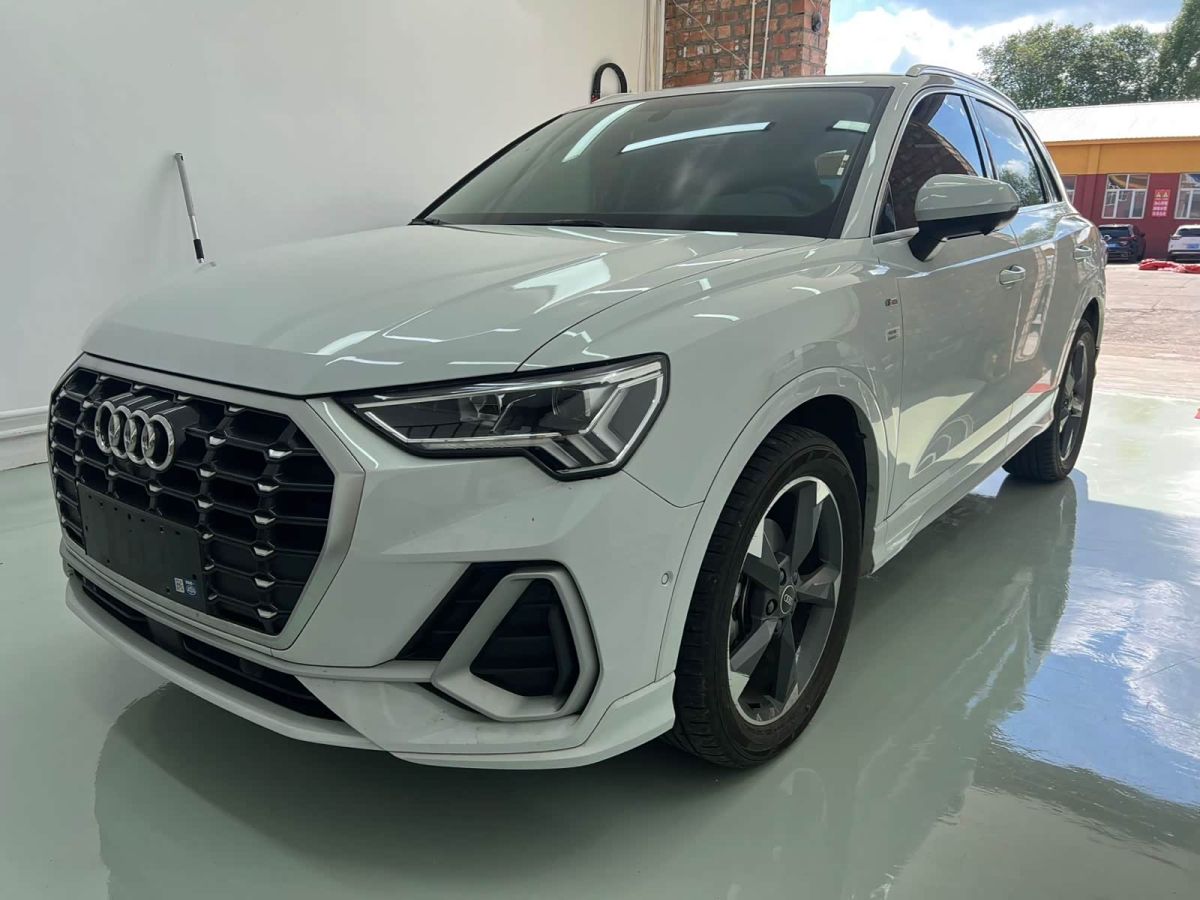 Audi 奥迪Q3, 2023 г., белый, 39 000 км