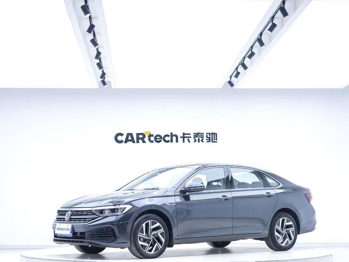 Volkswagen Sagitar, 2023 г., серебристый / серый, 35 500 км Volkswagen Sagitar 2023 300TSI DSG комплектация «Чаоюэ»