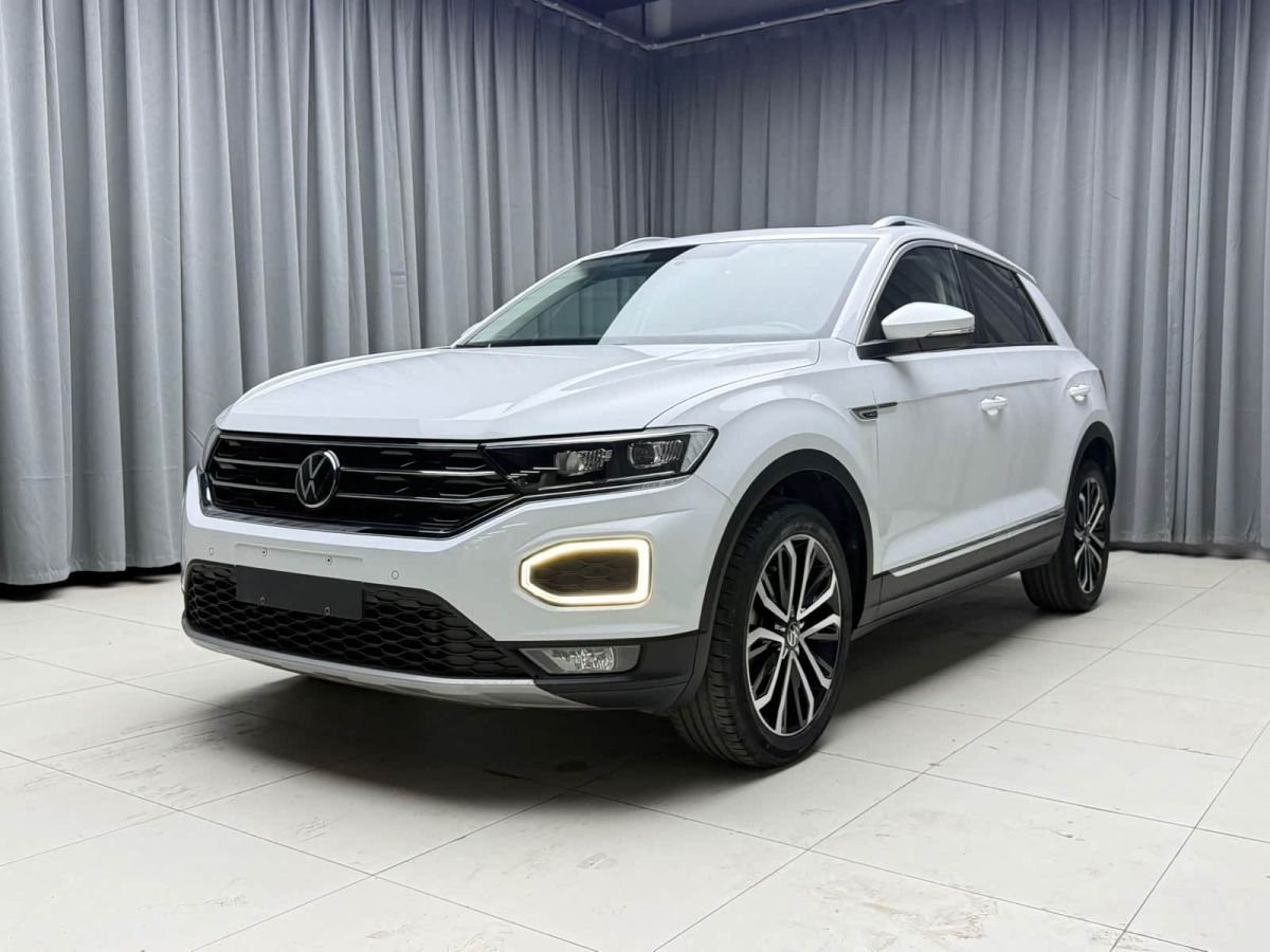 Volkswagen T-Roc, 2022 г., белый, 31 000 км Volkswagen T-Roc 2022 280TSI DSG одна ведущая ось Комфорт PLUS