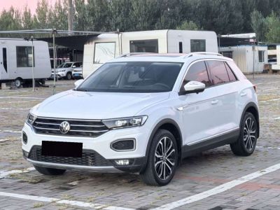Volkswagen T-Roc, 2022 г., белый, 32 000 км Volkswagen T-Roc 2022 280TSI DSG одна ведущая ось Комфорт PLUS