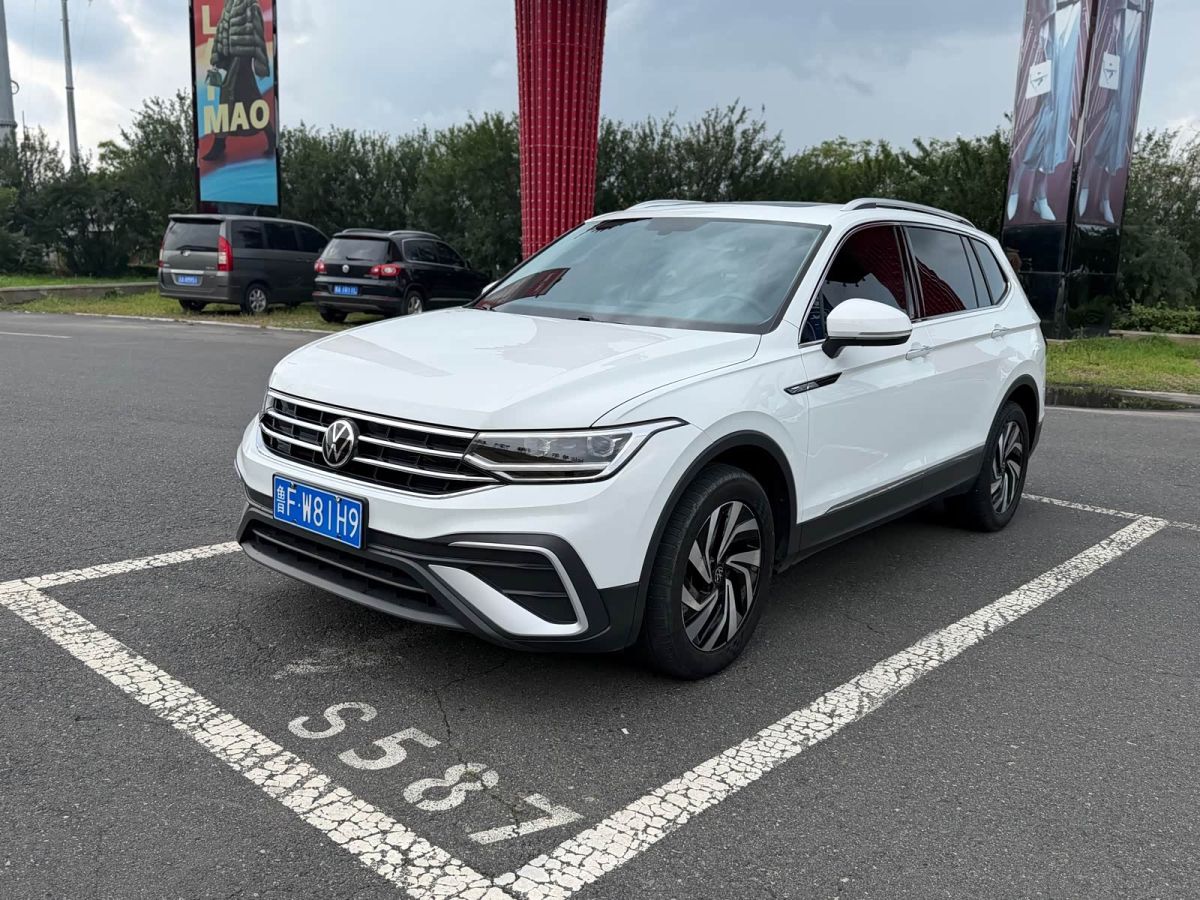 Volkswagen Tiguan L 2023 280TSI автомат одна ведущая ось ограниченная серия «Чаочуан»