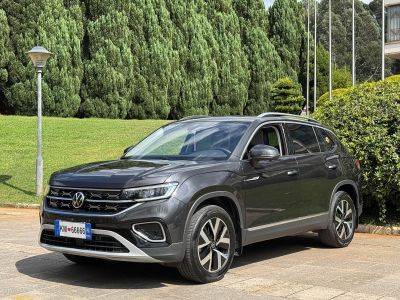 Volkswagen Tayron, 2024 г., белый, 30 000 км Volkswagen Tayron 2024 300TSI одна ведущая ось комплектация «Люкс Plus», исполнение «Цзиньцзе»