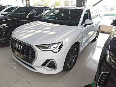 Audi Q3, 2021 г., белый, 61 000 км Audi 奥迪Q3, 2021 г., белый, 72 100 км