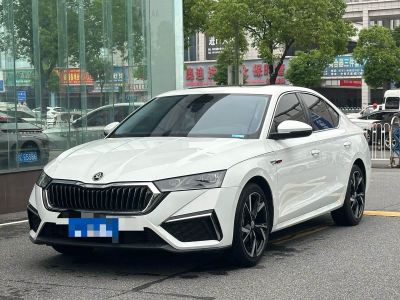 Skoda Octavia, 2023 г., белый, 34 200 км Skoda 明锐, 2024 г., белый, 17 000 км