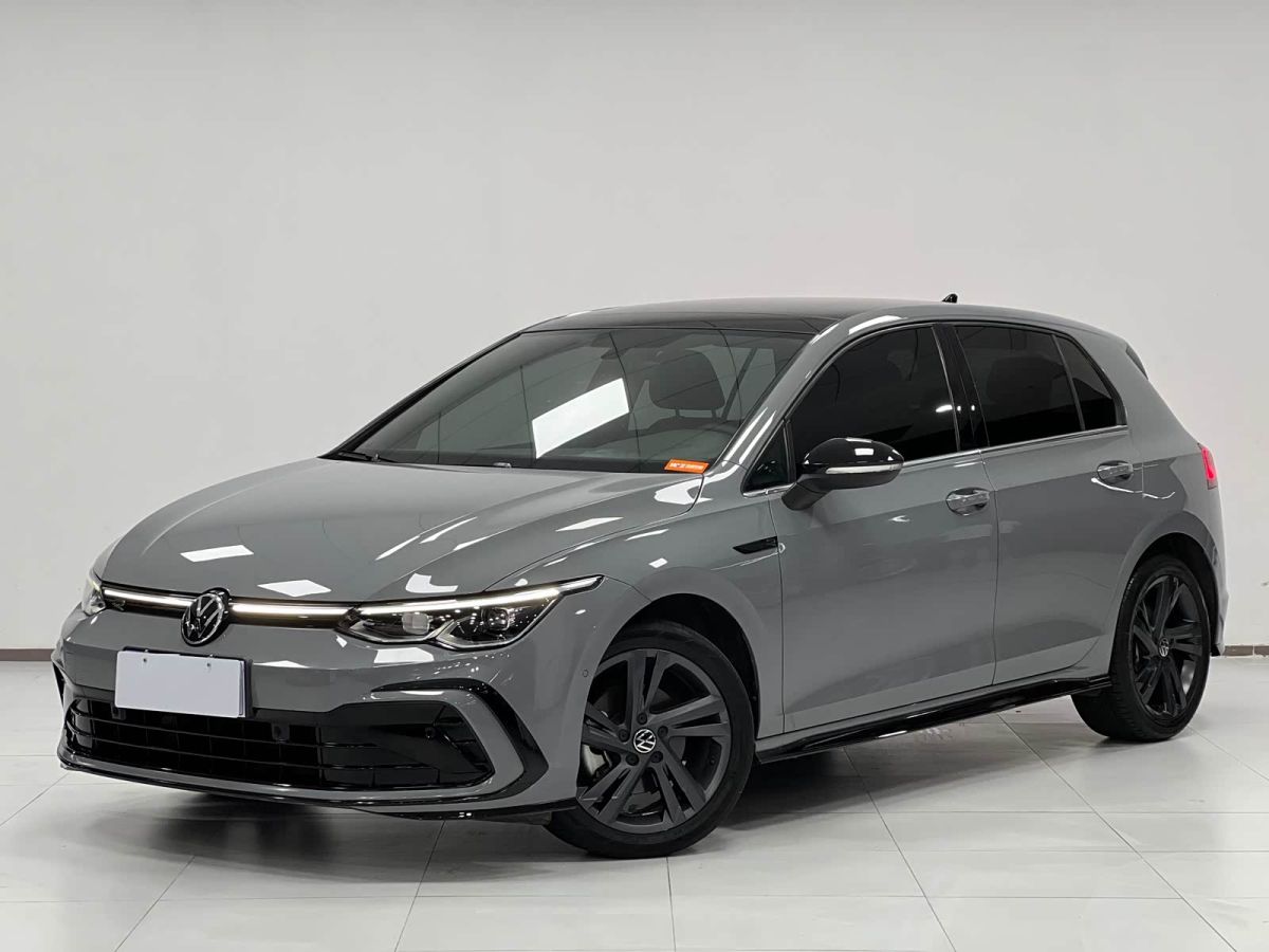 Volkswagen Golf, 2023 г., серебристый / серый, 47 000 км Volkswagen Golf 2023 обновлённая версия 280TSI DSG R-Line Lite