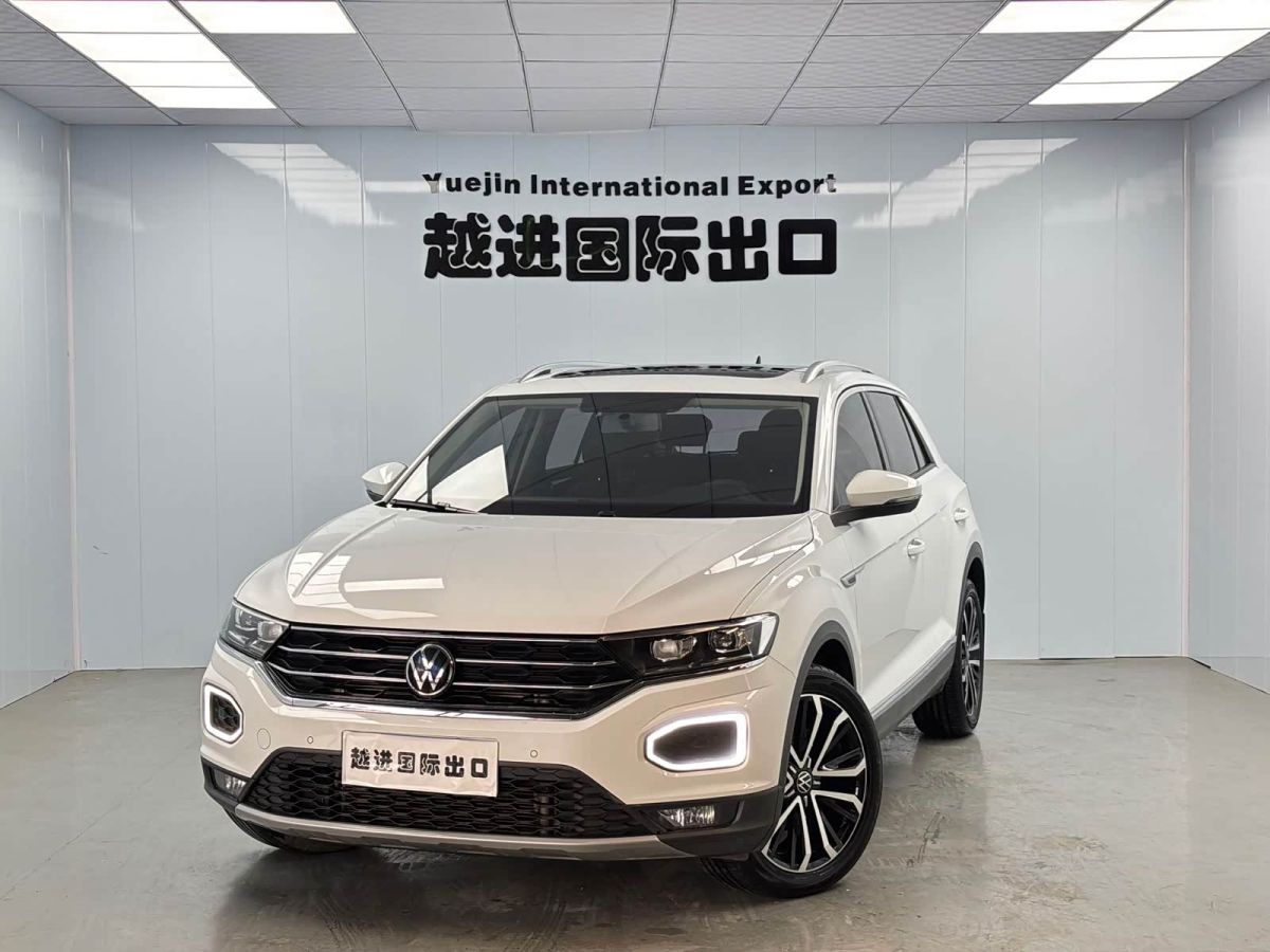 Volkswagen T-Roc, 2022 г., белый, 30 000 км Volkswagen T-Roc 2022 280TSI DSG одна ведущая ось Комфорт PLUS