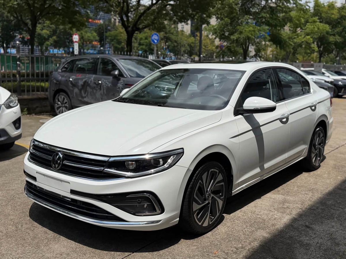 Volkswagen Bora 2023 200TSI DSG комплектация «Чжисин»