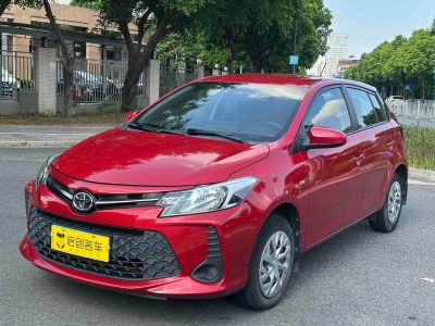 Toyota Levin, 2024 г., белый, 43 100 км Toyota 威驰FS, 2021 г., красный / фиолетовый, 44 000 км