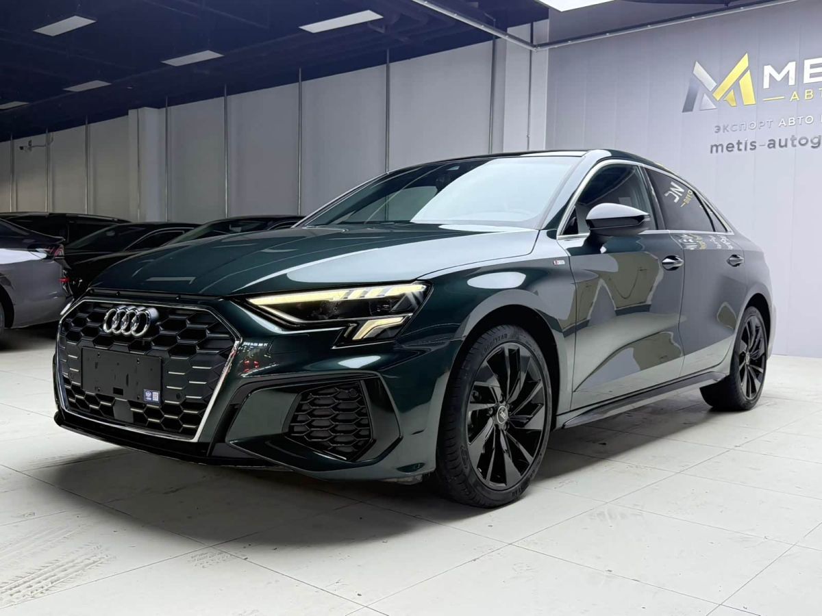 Audi A3, 2023 г., зелёный, 15 000 км
