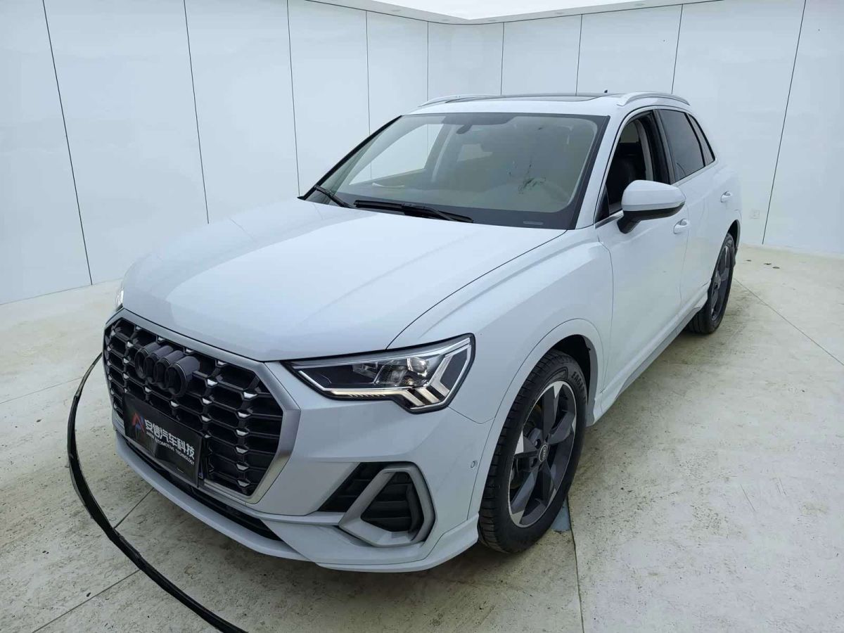Audi 奥迪Q3, 2023 г., белый, 32 700 км