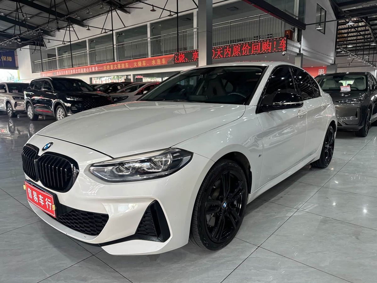 BMW 1 серия, 2022 г., белый, 74 000 км BMW 1 серия 2022 125i пакет M Sport, исполнение «Ночь»