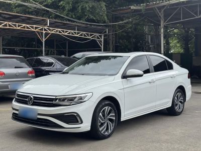 Volkswagen Bora, 2024 г., белый, 76 900 км Volkswagen Bora 2025 обновлённая версия 200TSI DSG комплектация «Юэсин Навигация»
