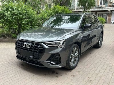 Audi Q3, 2023 г., серебристый / серый, 13 800 км Audi 奥迪Q3, 2023 г., серебристый / серый, 28 000 км