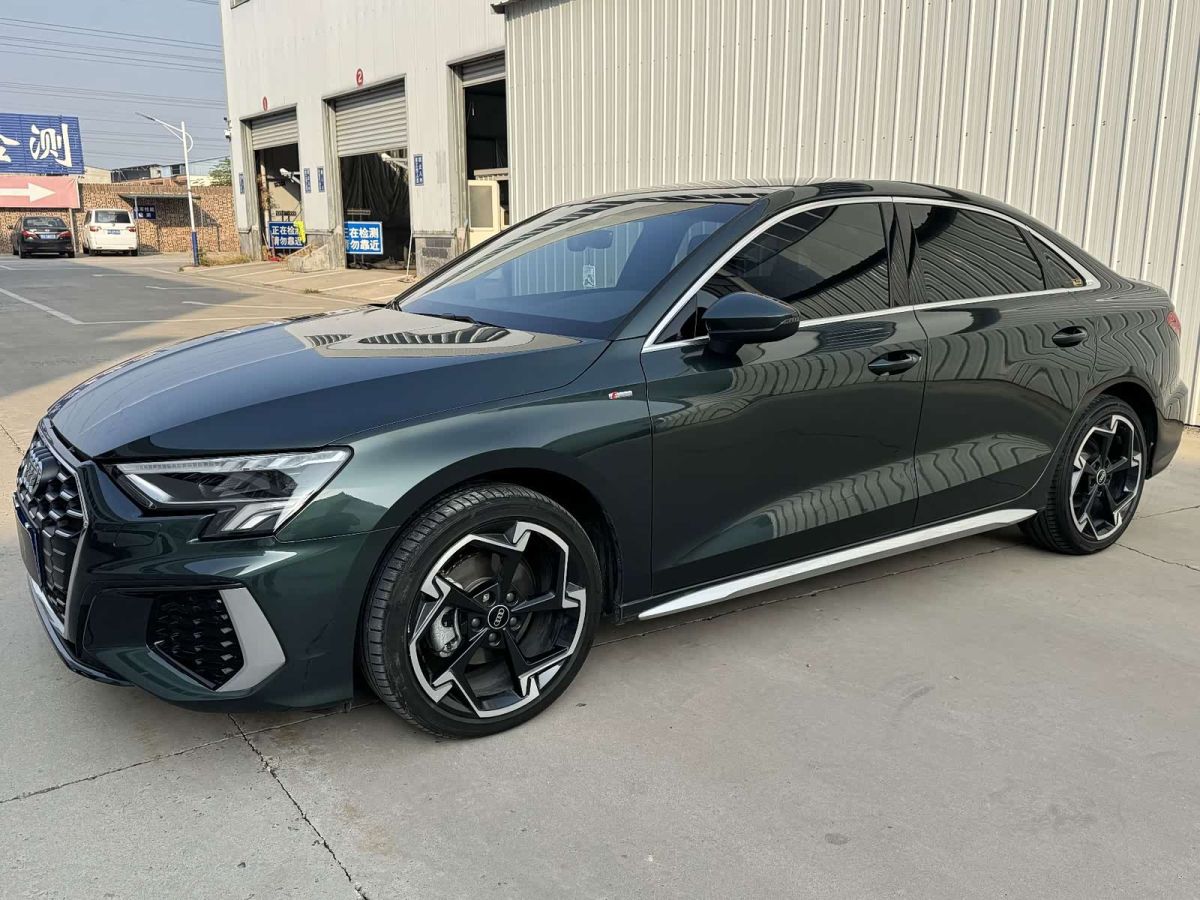 Audi A3, 2024 г., зелёный, 15 000 км Audi A3, 2024 г., зелёный, 15 000 км