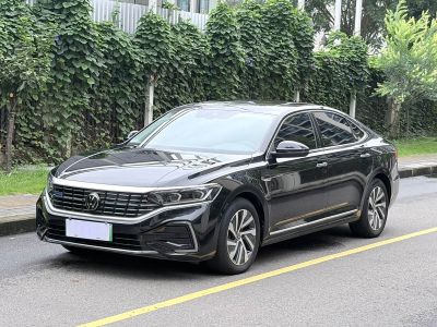 Volkswagen Passat PHEV, 2023 г., чёрный, 50 000 км Volkswagen Passat подключаемый гибрид 2023 430PHEV гибрид Люкс
