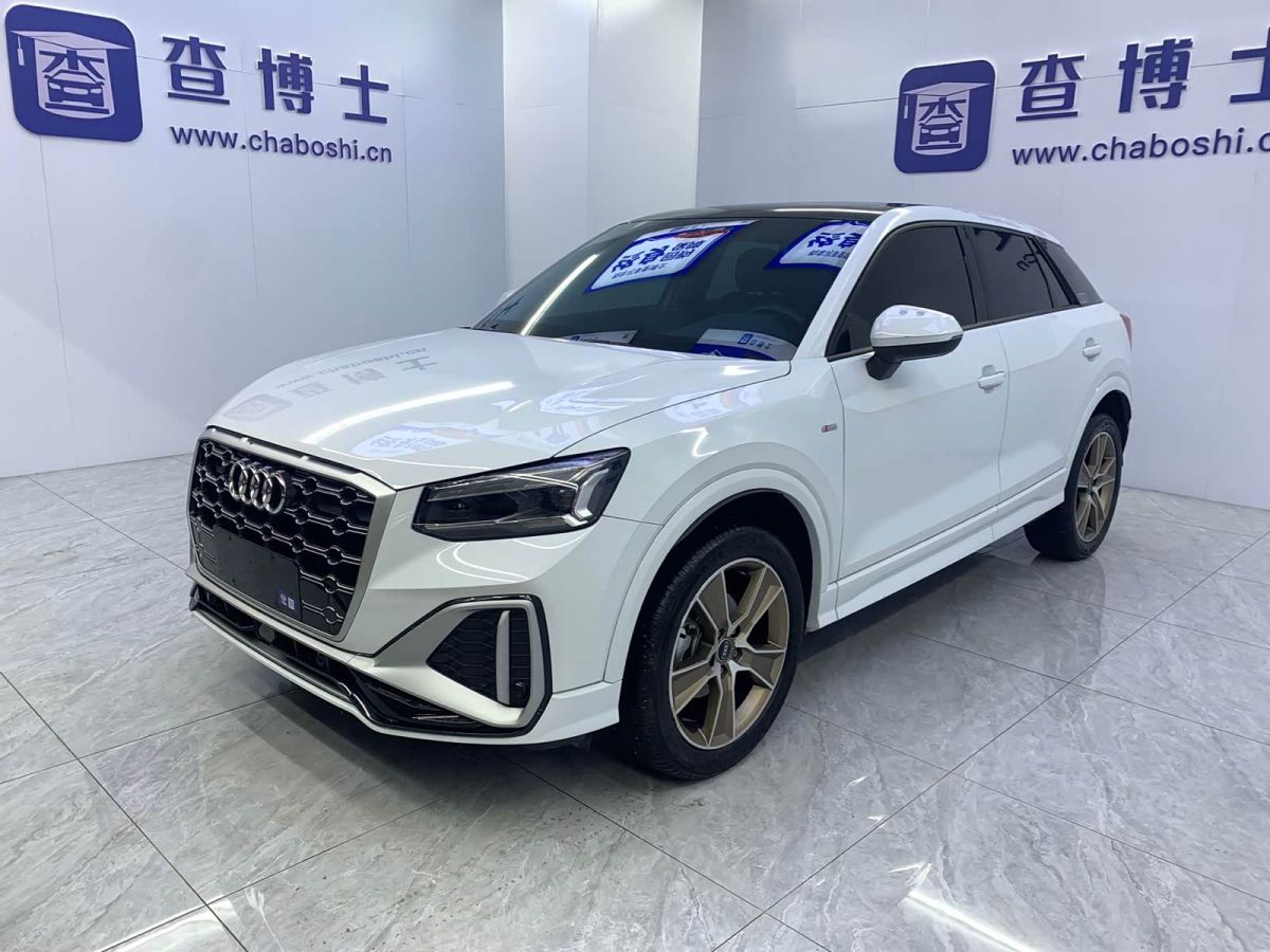 Audi Q2L, 2022 г., белый, 35 400 км Audi 奥迪Q2L, 2022 г., белый, 35 400 км
