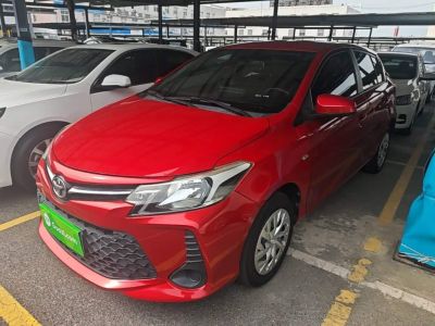 Toyota Levin, 2024 г., белый, 43 100 км Toyota 威驰FS, 2021 г., красный / фиолетовый, 45 200 км