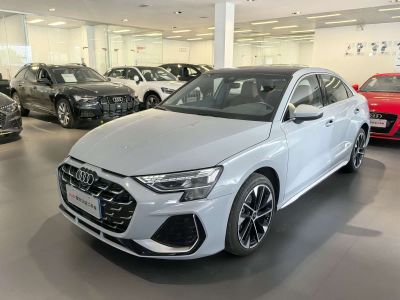 Audi A3, 2024 г., серебристый / серый, 14 000 км Audi A3, 2024 г., серебристый / серый, 2 600 км