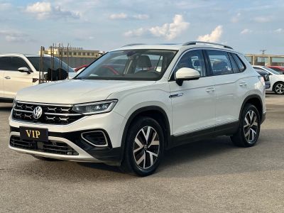 Volkswagen Tayron, 2023 г., белый, 48 000 км Volkswagen Tayron 2023 330TSI одна ведущая ось комплектация «Люкс Plus», исполнение «Цзиньцзе»