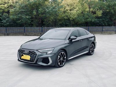 Audi A3, 2023 г., серебристый / серый, 25 900 км Audi A3, 2023 г., серебристый / серый, 31 000 км
