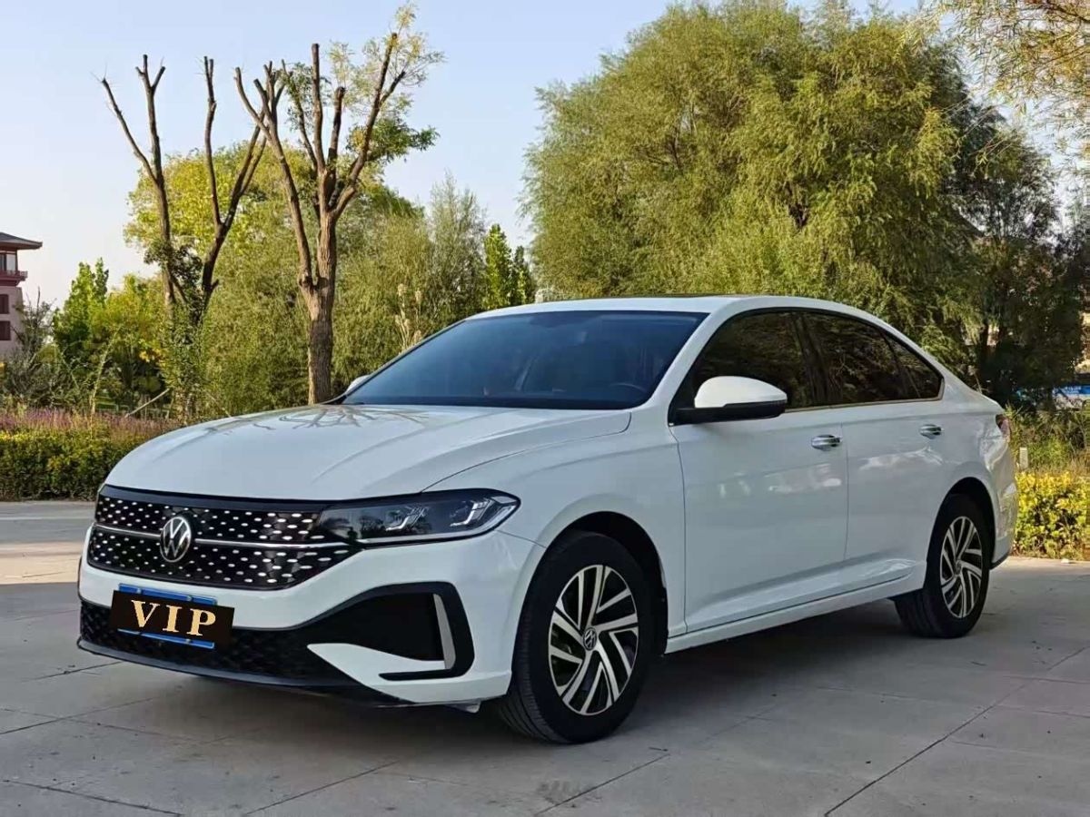 Volkswagen Lavida, 2023 г., белый, 40 000 км Volkswagen Lavida 2023 обновлённая версия 1.5L автомат исполнение «Звёздное небо» пять миллионов версия