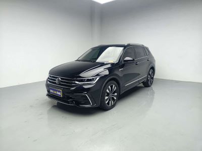 Volkswagen Tiguan L, 2024 г., чёрный, 30 000 км Volkswagen Tiguan L 2024 330TSI автомат одна ведущая ось R-Line комплектация «Юэсян»