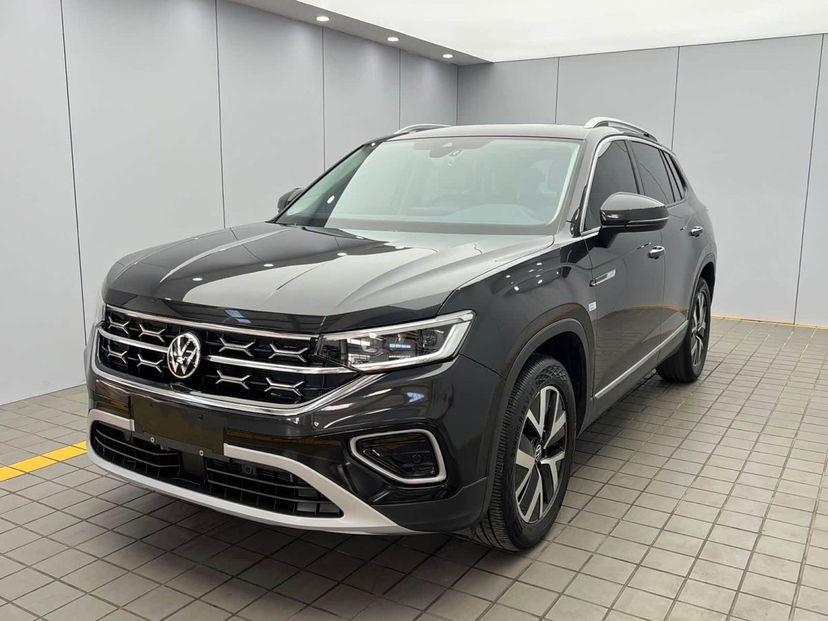 Volkswagen Tayron, 2022 г., чёрный, 47 000 км Volkswagen Tayron 2023 280TSI одна ведущая ось комплектация «Люкс Plus», исполнение «Цзиньцзе»