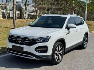 Volkswagen Tayron, 2022 г., белый, 59 000 км Volkswagen Tayron 2021 330TSI одна ведущая ось комплектация «Люкс Чжилянь»