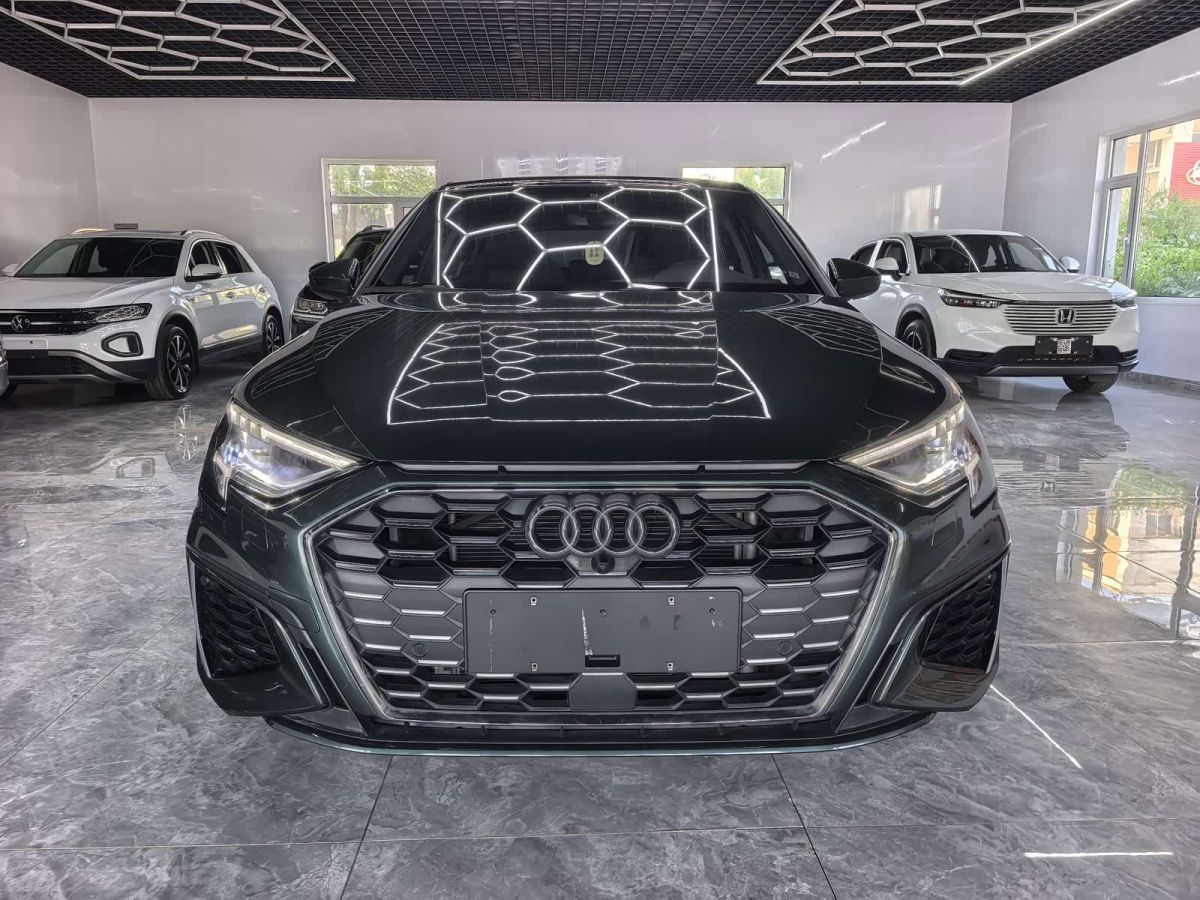 Audi A3, 2024 г., зелёный, 13 000 км Audi A3, 2024 г., зелёный, 13 000 км