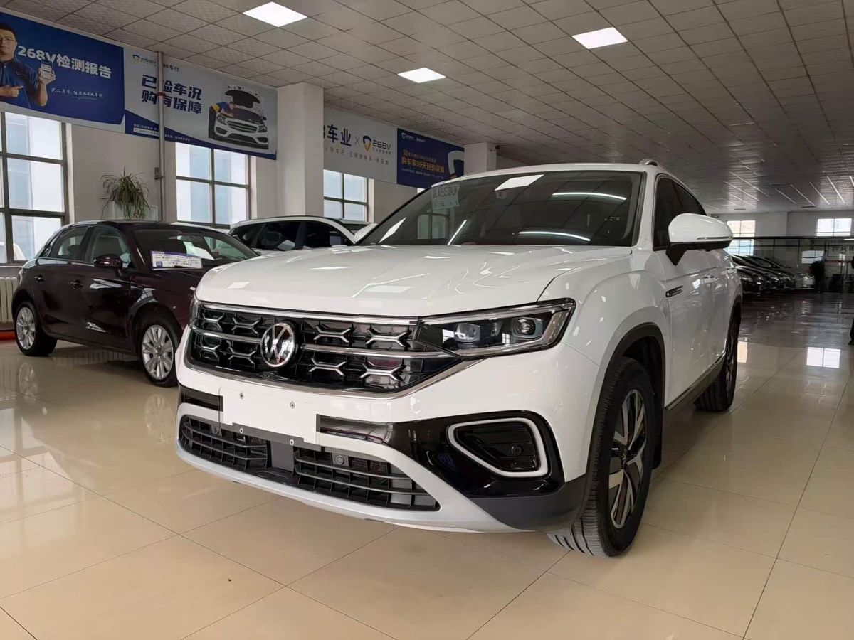 Volkswagen Tayron, 2023 г., белый, 19 000 км Volkswagen Tayron 2023 280TSI одна ведущая ось комплектация «Люкс Plus», исполнение «Цзиньцзе»