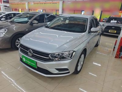 Volkswagen Bora, 2022 г., белый, 8 200 км Volkswagen Bora 2019 обновлённая версия Bora · Легенда 1.5L 手动 комплектация «Стиль» китайский экостандарт VI