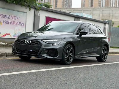 Audi A3, 2022 г., серебристый / серый, 32 000 км Audi A3, 2022 г., серебристый / серый, 37 000 км