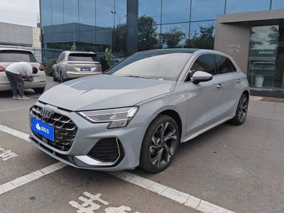 Audi A3, 2025 г., красный / фиолетовый, 21 100 км Audi A3, 2025 г., серебристый / серый, 15 900 км