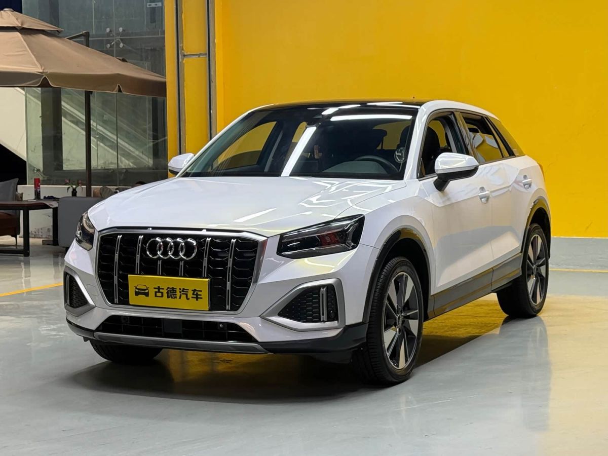 Audi 奥迪Q2L, 2023 г., синий, 10 000 км