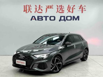 Audi A3, 2023 г., серебристый / серый, 15 600 км