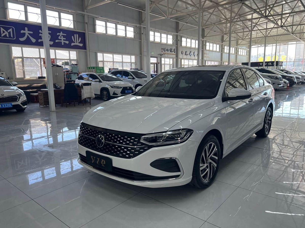 Volkswagen Lavida, 2023 г., белый, 35 000 км Volkswagen Lavida 2023 обновлённая версия 1.5L автомат исполнение «Звёздное небо» пять миллионов версия
