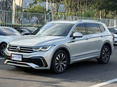 Volkswagen Tiguan L, 2021 г., белый, 58 000 км Volkswagen Tiguan L 2022 330TSI автомат одна ведущая ось R-Line Флагман