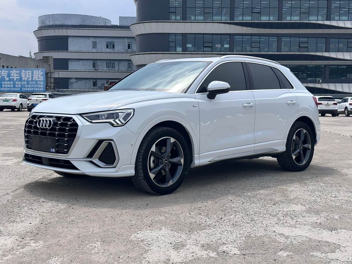 Audi 奥迪Q3, 2023 г., белый, 23 000 км