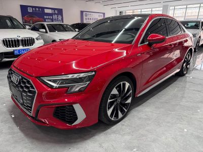 Audi A3, 2022 г., зелёный, 60 400 км Audi A3, 2022 г., красный / фиолетовый, 24 000 км