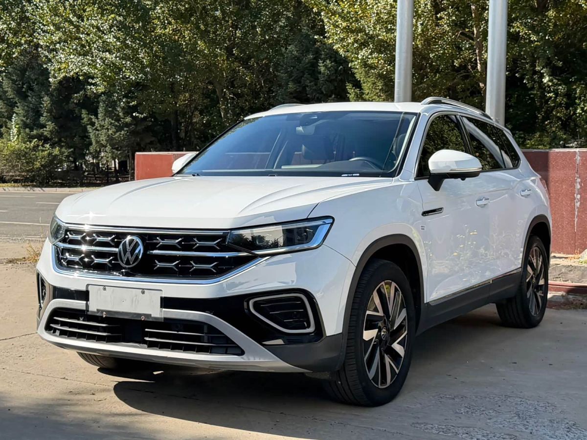 Volkswagen Tayron 2023 280TSI одна ведущая ось комплектация «Люкс Plus», исполнение «Цзиньцзе»